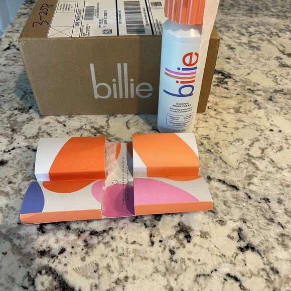 Billie Whipped Shave Cream 6.5 oz NEW with 4 Razor Refill Cart. Grapefuit - Picture 1 of 3